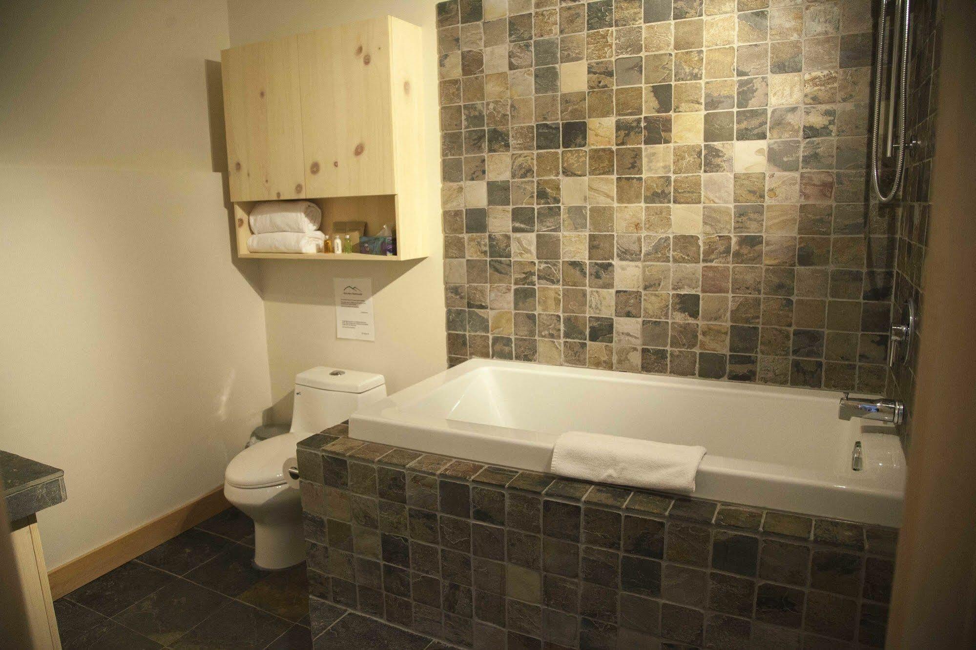 Eco Spa Highland Grenville-Sur-La-Rouge Екстер'єр фото